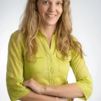 Tadeja Jakus: “Tekači naj se v zadnjem tednu 
prehranjujejo tako, kot med  pripravami na 
maraton. To pomeni, da ne stradajo, niti se ne 
prenajedajo, ampak uživajo vsa hranila.”