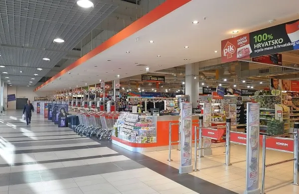 Stečaj največje hrvaške trgovske verige bi za Agrokor pomenil dodatne težave. Konzum je namreč njegov najpomembnejši vir svežega denarja.