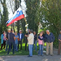 Na &Scaron;kofijah shod proti integracijski hi&scaron;i