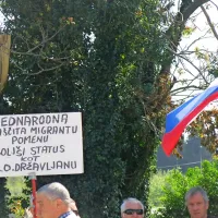 Na &Scaron;kofijah shod proti integracijski hi&scaron;i