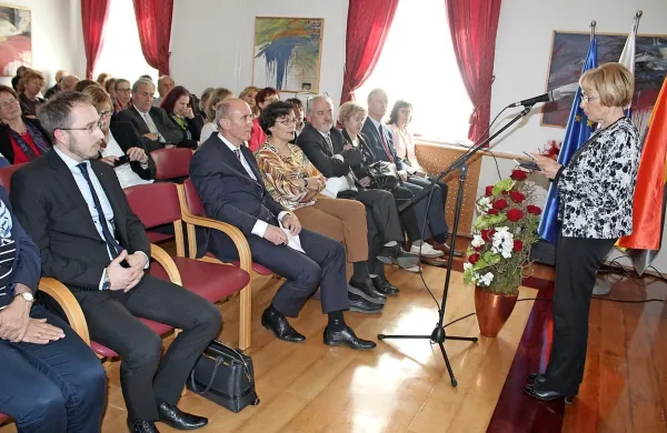 Ministrica za zdravje Milojka Kolar Celarc je obljubila skorajšnji sprejem nacionalnega programa za duševno zdravje.