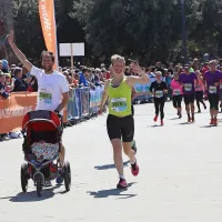 Družina Praprotnik je nastopila na vseh dosedanjih maratonih. Tokrat prvič v troje, tudi s še niti enomesečnim 
Julijem. 