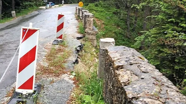 Cesta na Vršič na gorenjski strani.