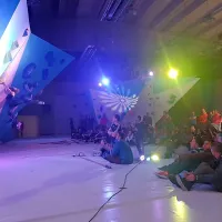 Otvoritve novega plezalnega objekta se je udeležilo veliko 
ljudi.