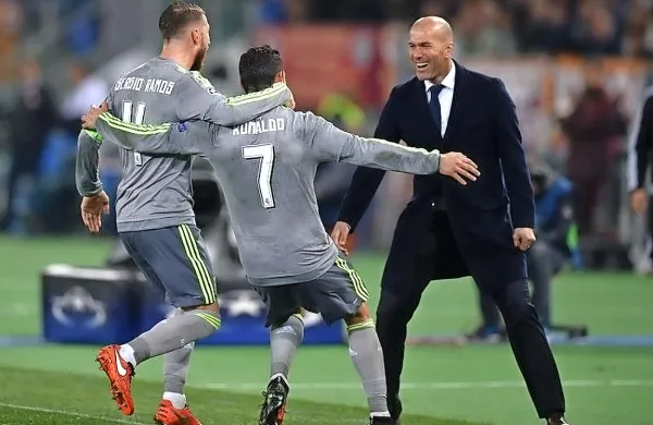 Zinedine Zidane (desno) je imel, odkar je pred dobrim letom 
postal prvi trener Reala, veliko razlogov za zadovoljstvo. 