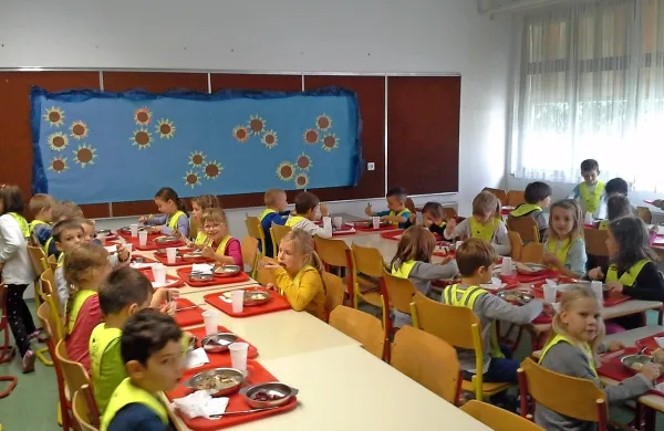 Še v tem letu bo Osnovna šola Livade dobila nov prizidek, s 
katerim bo rešena prostorska stiska šolske jedilnice.