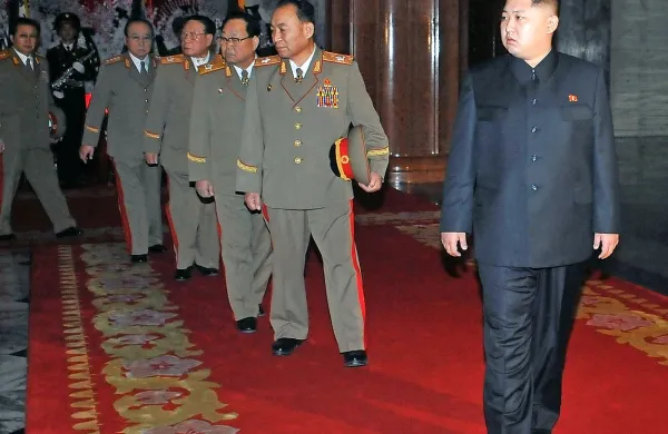 Na vojaški paradi, ki si jo je ogledal tudi severnokorejski 
voditelj Kim Jong Un, je Severna Koreja ob današnjem 
prazniku razkazovala svojo vojaško moč.