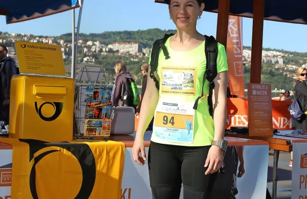 Izolanka Sanela Kadić iz tekaške skupine Bernardin je 
42-kilometrski maraton pretekla z nahrbtnikom. 