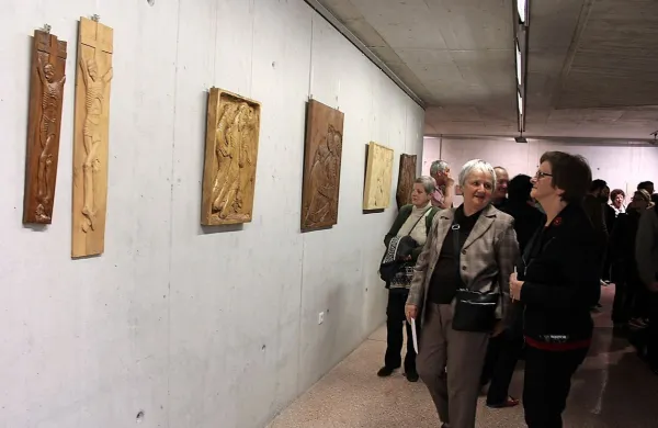 Tako polna, kot ob predstavitvi raznovrstnih umetniških del Miroslava Koca, galerija sv. 
Barbare še ni bila.