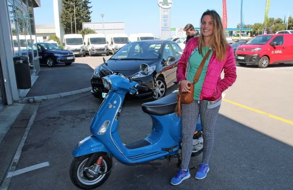 Ana Popovič iz Portoroža pravi, da se ji zdi obvezna 
registracija mopedov pametna odločitev.