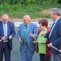 Tako so v Mirnu odprli pomožno igrišče z umetno travo. 