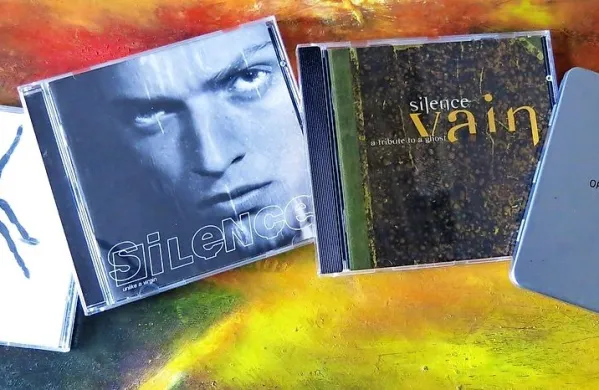 Na koncertu v Tartinijevem gledališču bodo zazvenele skladbe z albumov Ma non troppo (1997), Unlike a Virgin (1999), 
Vain - a Tribute to a Ghost (2004) in Musical Accompaniment 
for the End of the World (2012).