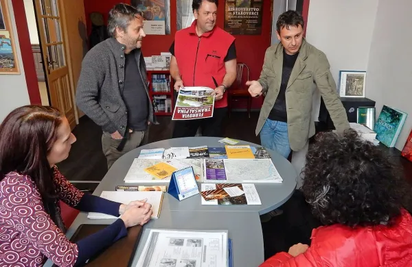 V kulturno informacijski točki bodo turisti  lahko kupili spominke, ki bodo promovirali  znamenitost obeh Goric. 