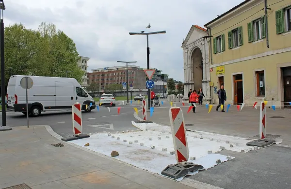 Zaradi del je deloma zaprto tudi Vojkovo nabrežje.