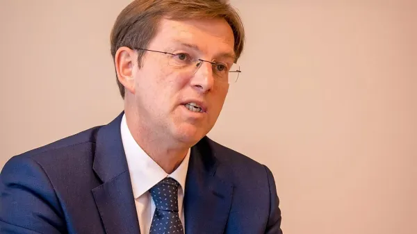 Miro Cerar o ravnanju Hrvaške: “Sem iz športne družine  in 
vem, da  če nekdo v neki  zadevi narekuje tempo, še  ne 
pomeni, da je končni  zmagovalec.”