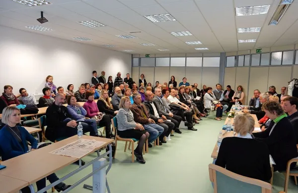  Delodajalci cenijo tudi znanje in izkušnje delavcev, starejših 
od 50 let, so slišali iskalci zaposlitve v Pivki. A mnogi med 
njimi imajo z iskanjem zaposlitve bolj neprijetne izkušnje. 