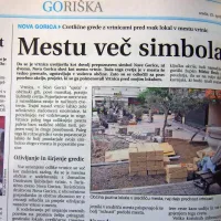 V Novi Gorici so si prizadevali, da bi dali simbolu mesta - 
vrtnici večjo prepoznavnost. Občina je zato pozvala lastnike 
lokalov, naj v cvetlična korita posadijo vrtnice. 