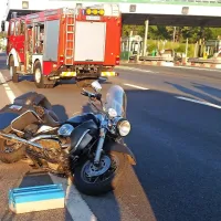 Tržačana na motorju sta imela v soboto veliko smole - na 
pasu za tovornjake ju je ustavila zapornica. 