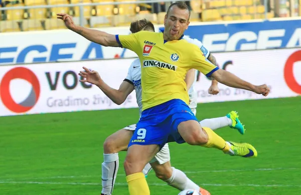 Dalibor Volaš je v dresu Celja spet zatresel mrežo svojemu 
nekdanjemu klubu. Skupno  je dosegel 12 golov.