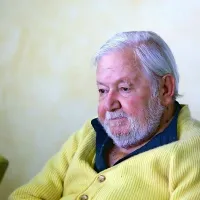 V pogovoru je igralec večkrat poudaril, da je nesrečni Ugo 
Fantozzi najbolj uspeli lik v italijanski literaturi in da sam še 
zdaj živi na račun te njegove tragike. 