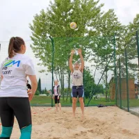 V parku zdaj trava, prst in &scaron;e pesek