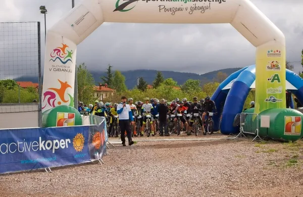300 kolesarjev na prvem slavni&scaron;kem maratonu