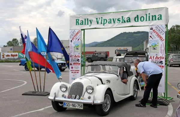 Srečanje starodobnih vozil v Ajdov&scaron;čini