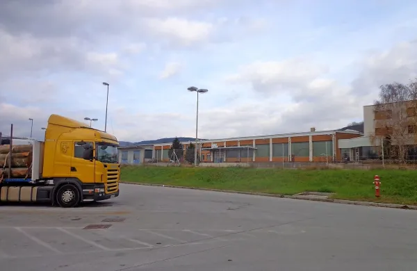 TIB Logistika počasi odhaja iz prostorov nekdanjega TIB 
Transporta.