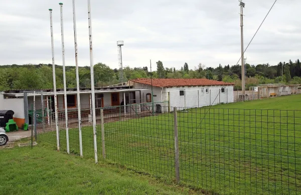 Klubski prostor in nogometne slačilnice na Sveti Katarini so  
zgrajeni brez ustreznih dovoljenj. 