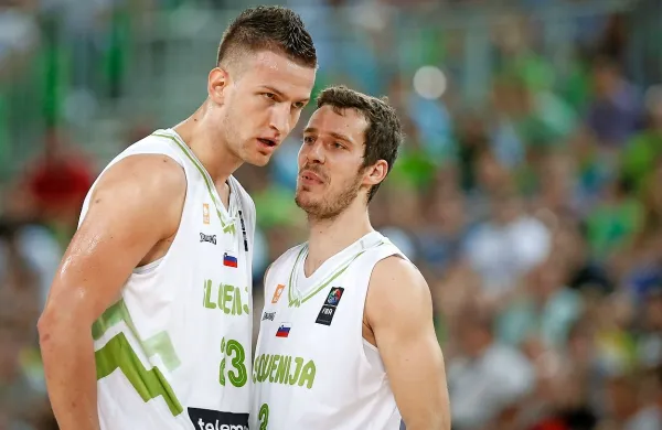 Bosta še igrala skupaj? Alen Omić bi v primeru novega 
naturaliziranega igralca izpadel iz izbrane vrste, Goran Dragić 
pa po EP končuje reprezentančno pot. 