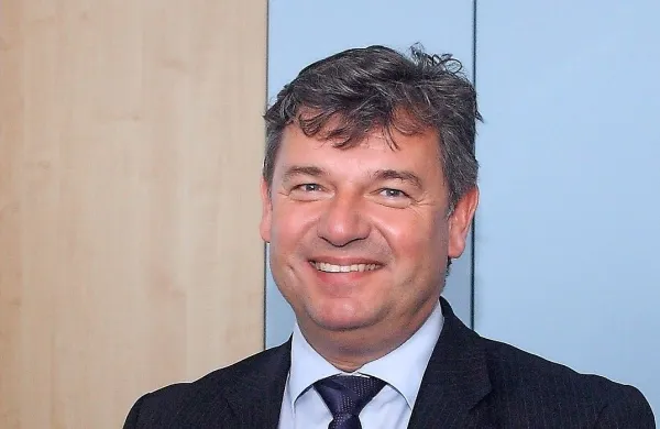 Med ovadenimi je minister za infrastrukturo Peter 
Gašperšič