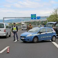 Na Škofijah potnike ustavljajo po potrebi.