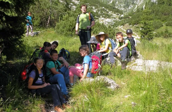 Planinsko društvo Snežnik bo v nedeljo obeležilo 110 let 
delovanja s pohodom, kolesarsko turo in slovesnostjo.
