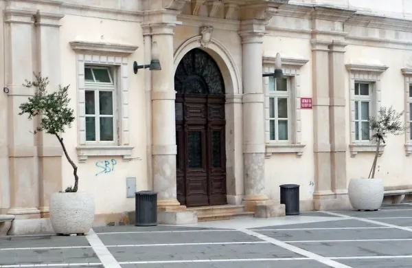 Piransko okrajno sodišče je Poropata leta 2009 obsodilo na 
pogojno kazen, Evropsko sodišče za človekove pravice pa je 
zdaj ugotovilo, da so mu slovenska sodišča kršila pravico do 
poštenega sojenja in mu prisodilo odškodnino. 