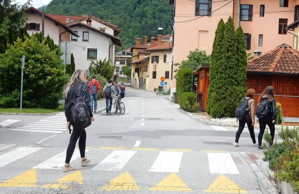Prebivalci Dijaške ulice predlagajo enosmerni promet, ki bi bil po njihovem  bolj varen. 