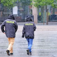 Lažna novica o bombi spravila vse na noge