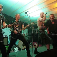Goblini, legendarni punkerji iz srbskega Šabca, so med 
kratko turnejo po Zagrebu in Pulju obiskali tudi Izolo.
