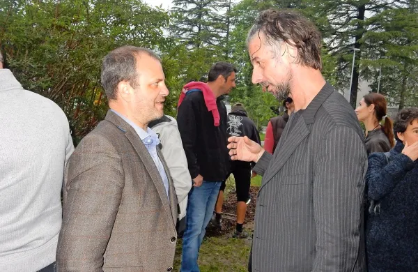 Jan Cvitkovič (desno)  apelira na župana Uroša Brežana, naj podpira mladino.
