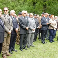 Beli nageljni za padle vojake vseh narodnosti