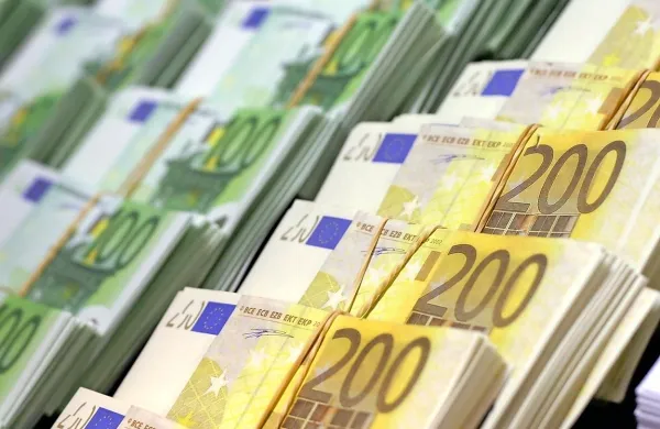 Državni proračun aprila z 262,4 milijona evrov presežka