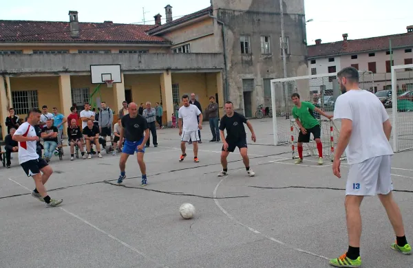 Na turnirju trojk v Dornberku je tekmovalo 16 ekip.