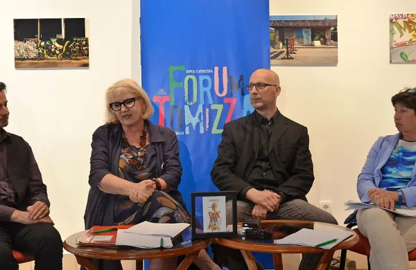 Kdo si danes &scaron;e upa reči: &ldquo;To je laž!&rdquo;