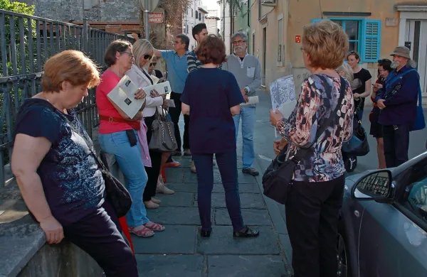 Postojanka pred italijansko gimnazijo, nekdanjim Collegio 
dei Nobili