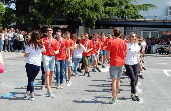 Tudi primorski maturanti odplesali četvorko, v Kopru je odpadla (video)