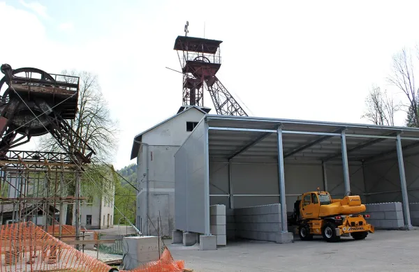 Skladišče posipnih materialov je ob Unescovem Jožefovem 
jašku nadomestilo prireditveni prostor.