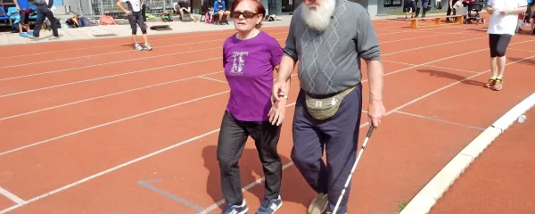 Z rehabilitacijo se tudi ljudje s hudo okvaro vida lahko spet  