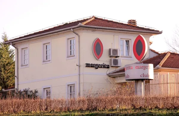  

Na sojenju deveterici, obtoženi zlorabe prostitucije in pranja 
denarja, so pričo v Bolgariji zaslišali prek videokonference.
