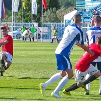 Sežanski nogometaš Saša Gulič je s tem strelom svojemu 
moštvu prinesel naslov prvaka tretje lige. 