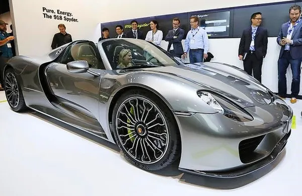 V Piranu bo na ogled tudi porsche 918 spyder, ki je vreden 
približno milijon evrov.