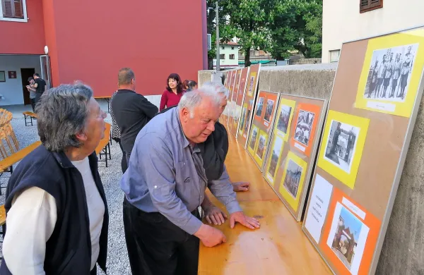 Fotografije skrivajo in oživljajo spomine